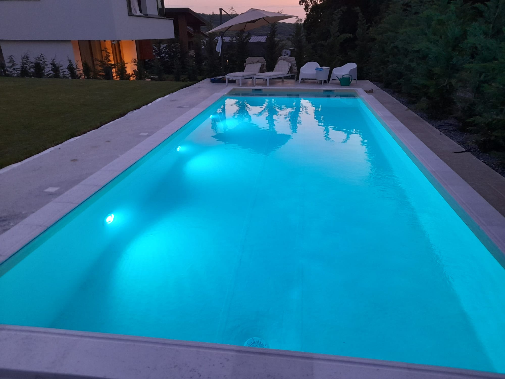 Lumina RGB Piscina