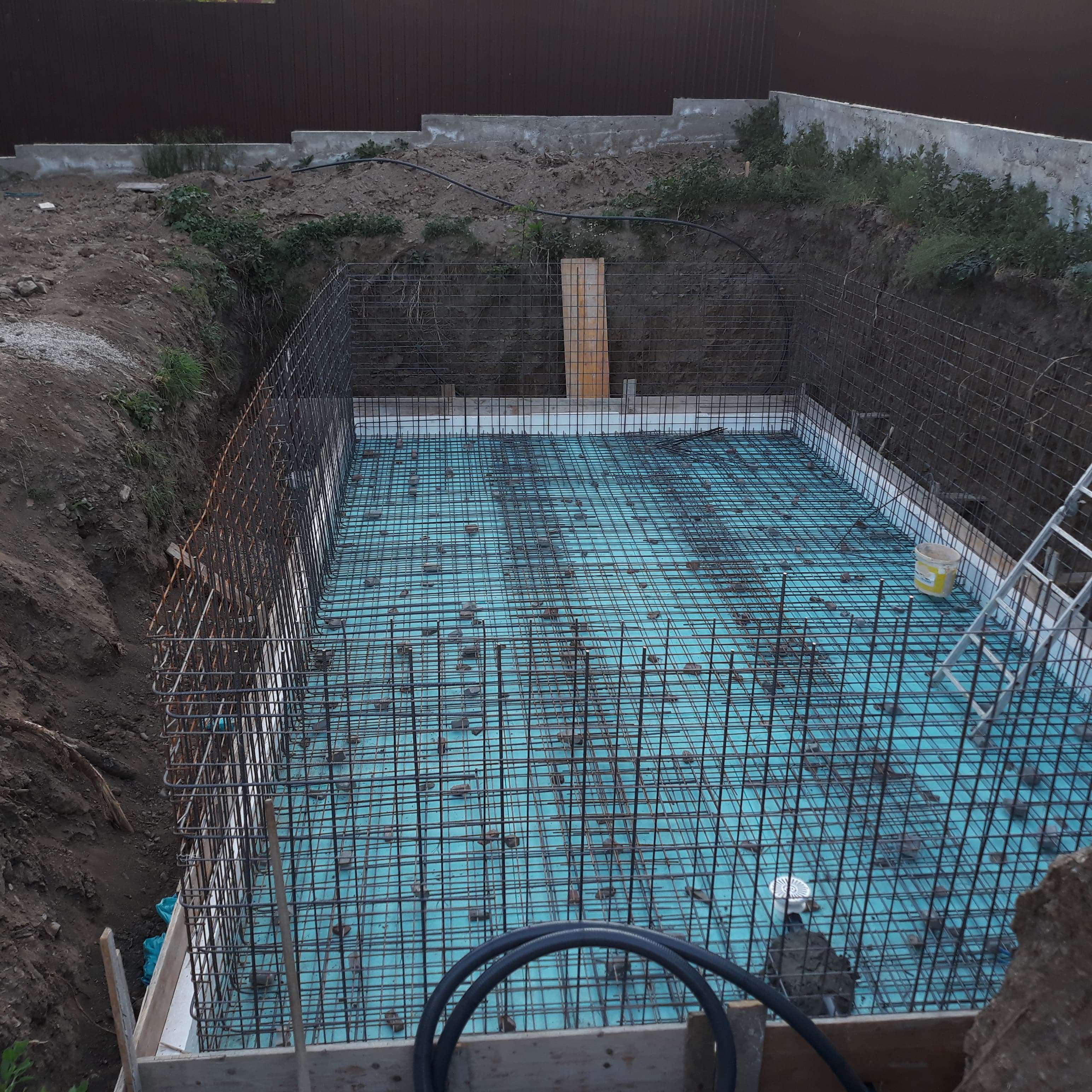 Sifon AstralPool montat in pardoseala