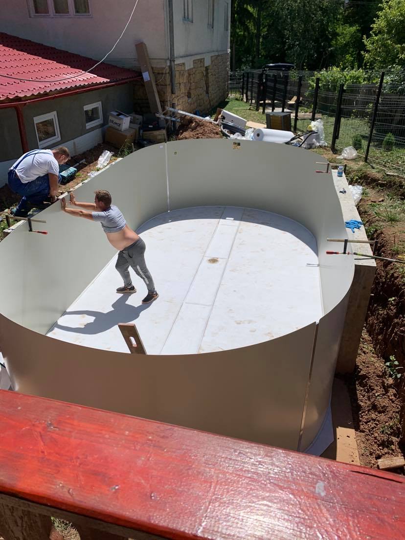 Prinderea tablei de Otel pentru piscina prefabricata Mountfield AstralPool