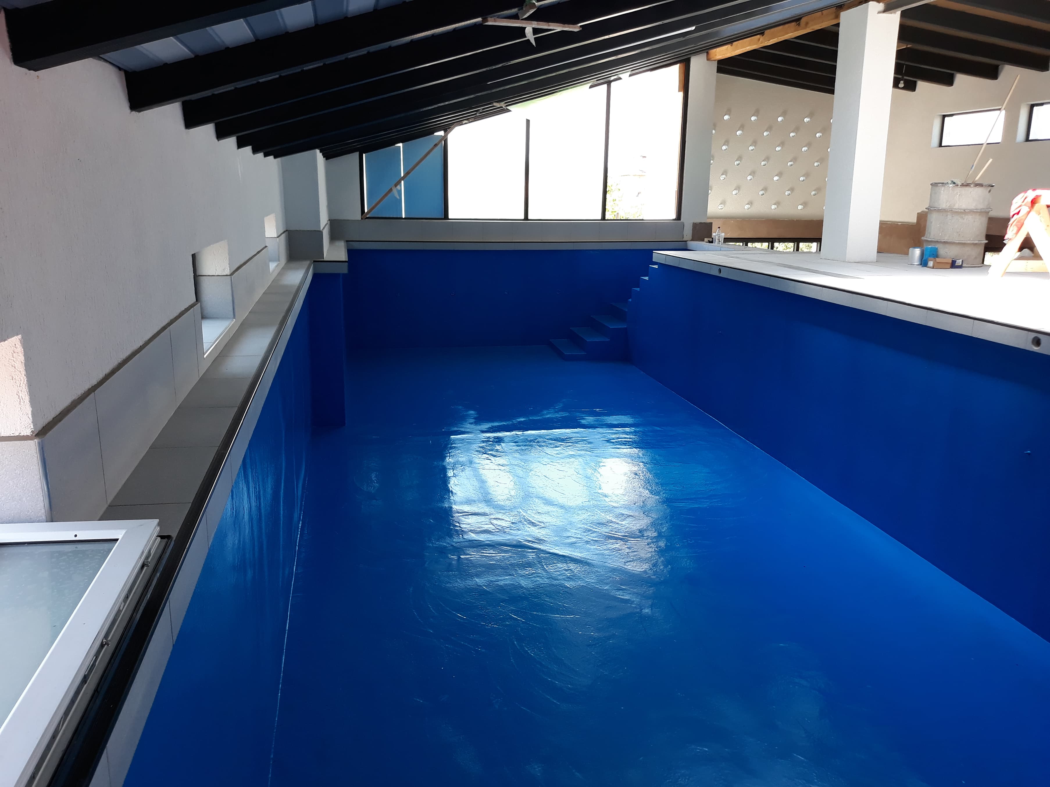 Piscina cu poliuree